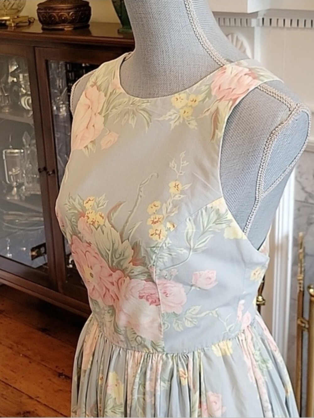 80's Bananna Republic Floral Dress - Picture 5 of 9